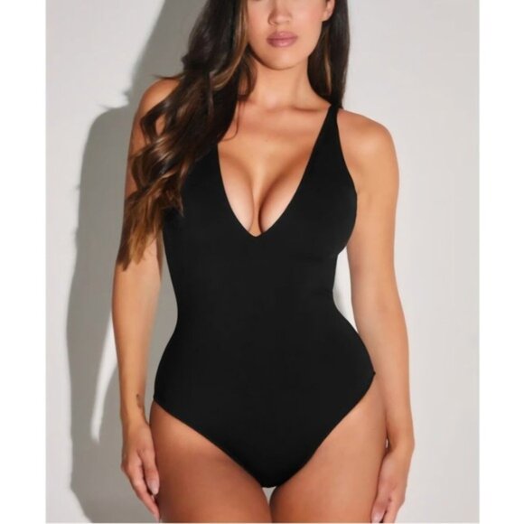 Ta3 Womens Black Plungey Swimsuit Sz Small Reg/Long - Picture 1 of 8